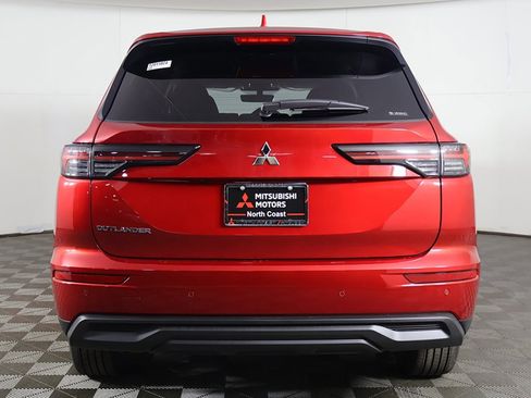 New 2026 Mitsubishi Outlander ES image 13