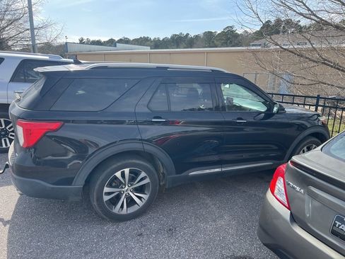 Used 2020 Ford Explorer Platinum w/ Premium Technology Package image 6