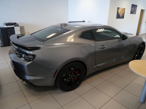 Used 2021 Chevrolet Camaro SS RWD image 7