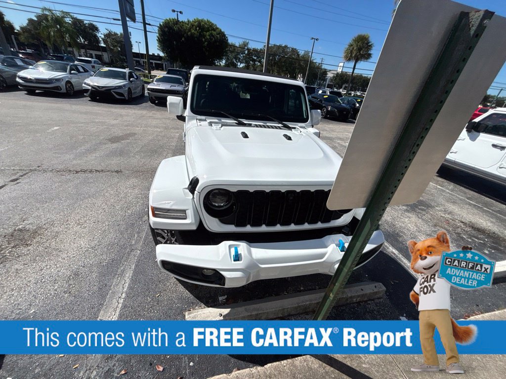 Used 2024 Jeep Wrangler High Altitude AWD/4WD image 3