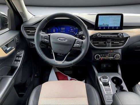 Used 2022 Ford Escape Titanium w/ Titanium Elite Package image 8