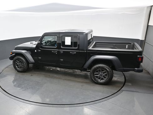 Used 2021 Jeep Gladiator Sport image 31