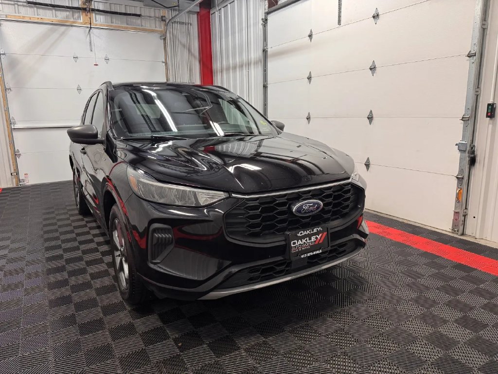 Used 2024 Ford Escape ST-Line w/ Tech Pack #1 AWD/4WD image 7