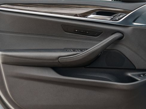 Used 2019 BMW 530i xDrive w/ Convenience Package image 22