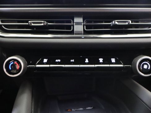 New 2025 Chevrolet Equinox EV RS image 26