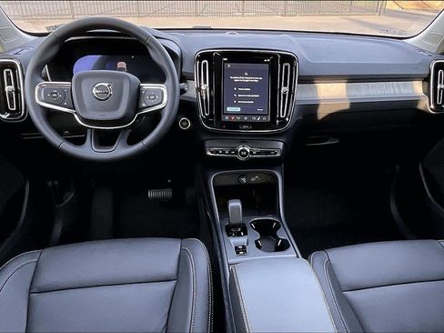 New 2026 Volvo XC40 B4 Core w/ Climate Package image 7