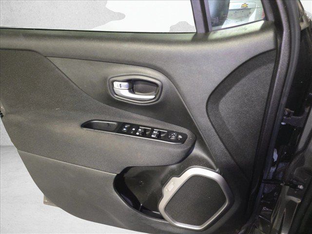 Used 2021 Jeep Renegade Latitude AWD/4WD image 26