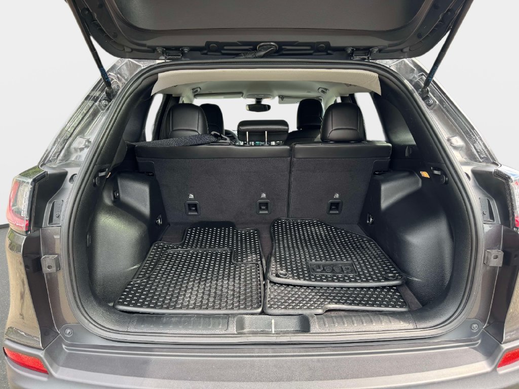 Used 2020 Jeep Cherokee Trailhawk AWD/4WD image 11