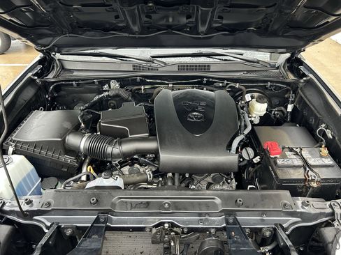 Used 2022 Toyota Tacoma SR AWD/4WD image 13