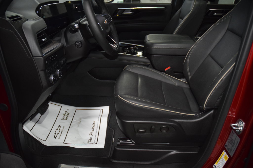 Used 2025 Chevrolet Tahoe Premier AWD/4WD image 40