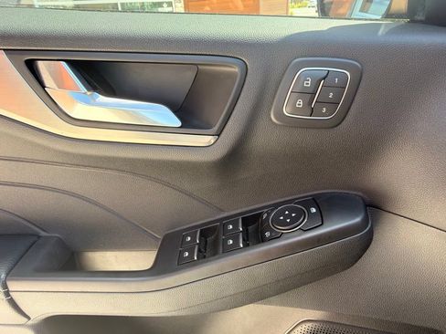 Used 2022 Ford Escape Titanium AWD/4WD image 28