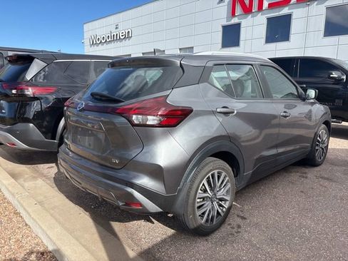 Used 2021 Nissan Kicks SV image 4