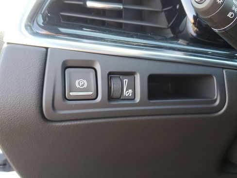 New 2025 Cadillac XT5 Premium Luxury w/ LPO, Floor Liner Package image 18