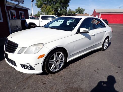 Used 2010 Mercedes-Benz E 350 4MATIC Sedan image 3