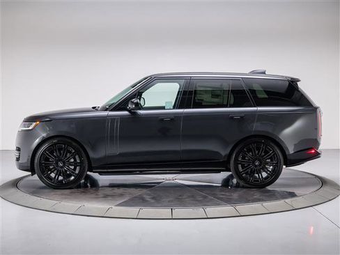 New 2025 Land Rover Range Rover SE image 2