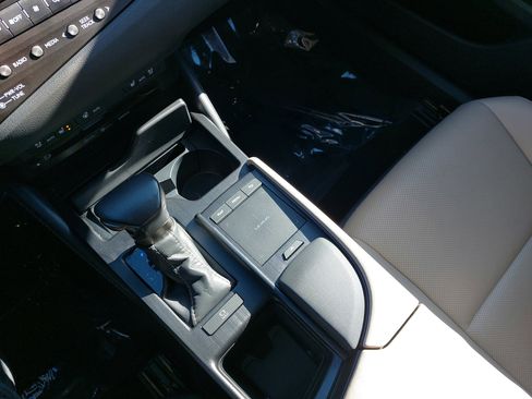 Used 2020 Lexus ES 350 w/ Premium Package image 27