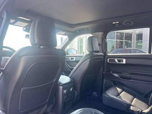 Used 2020 Ford Explorer XLT w/ Equipment Group 202A AWD/4WD image 10
