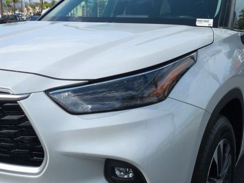 Used 2023 Toyota Highlander XLE FWD image 10