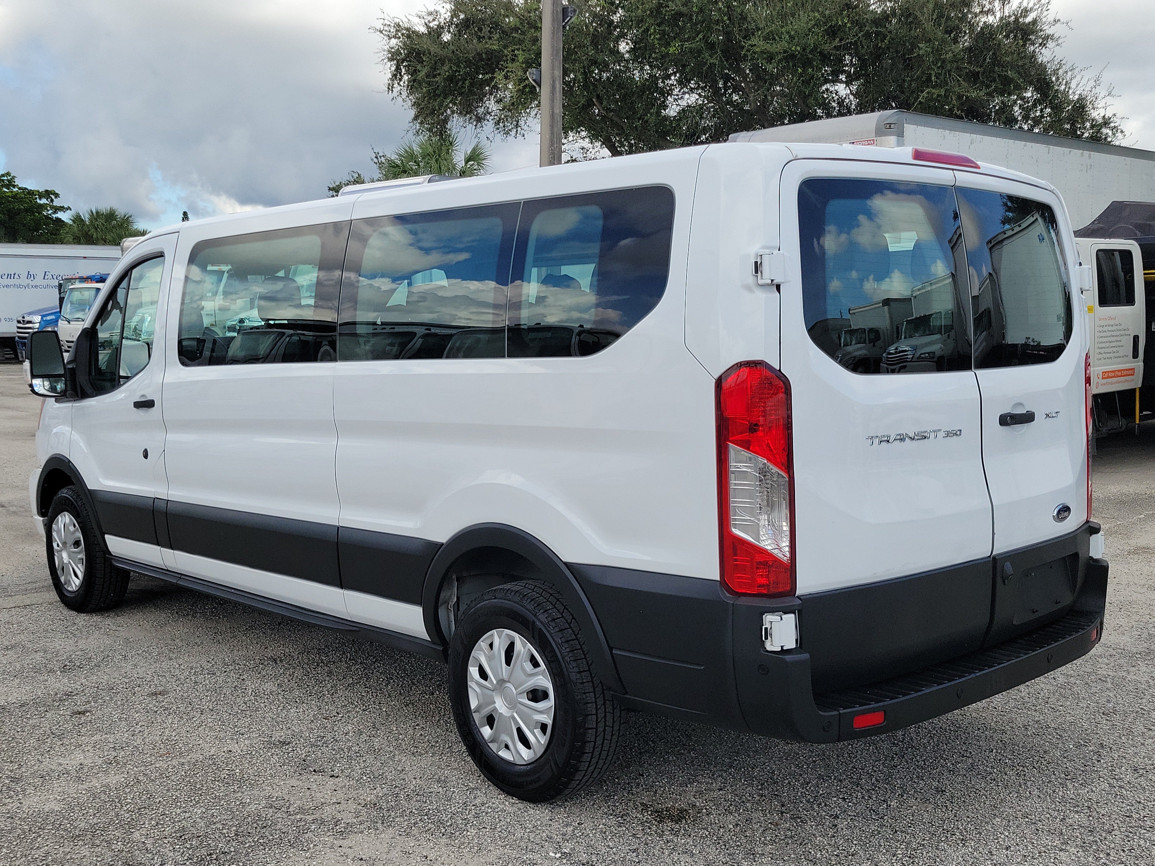 Used 2022 Ford Transit 350 XLT RWD image 5