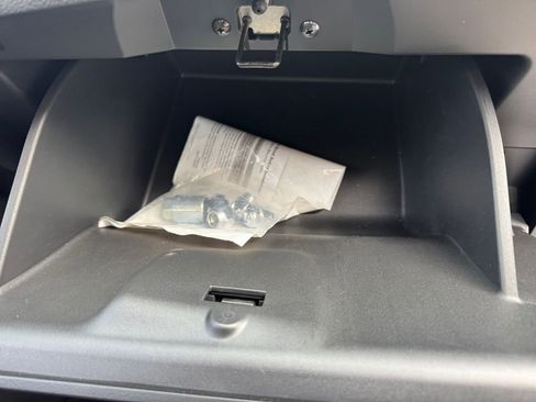 Used 2025 Nissan Versa SV w/ Trunk Package image 24