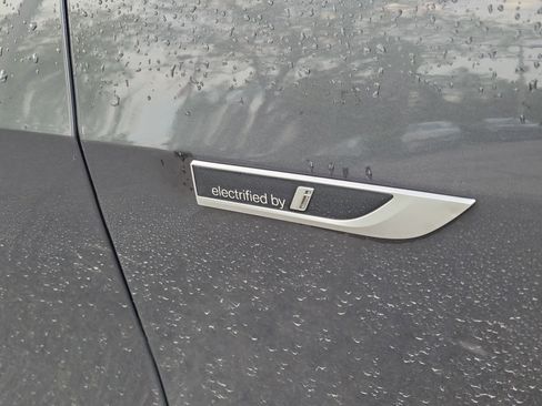 Used 2023 BMW X5 xDrive45e w/ Parking Assistance Package image 11