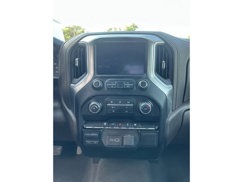 Used 2022 Chevrolet Silverado 2500 LT AWD/4WD image 12
