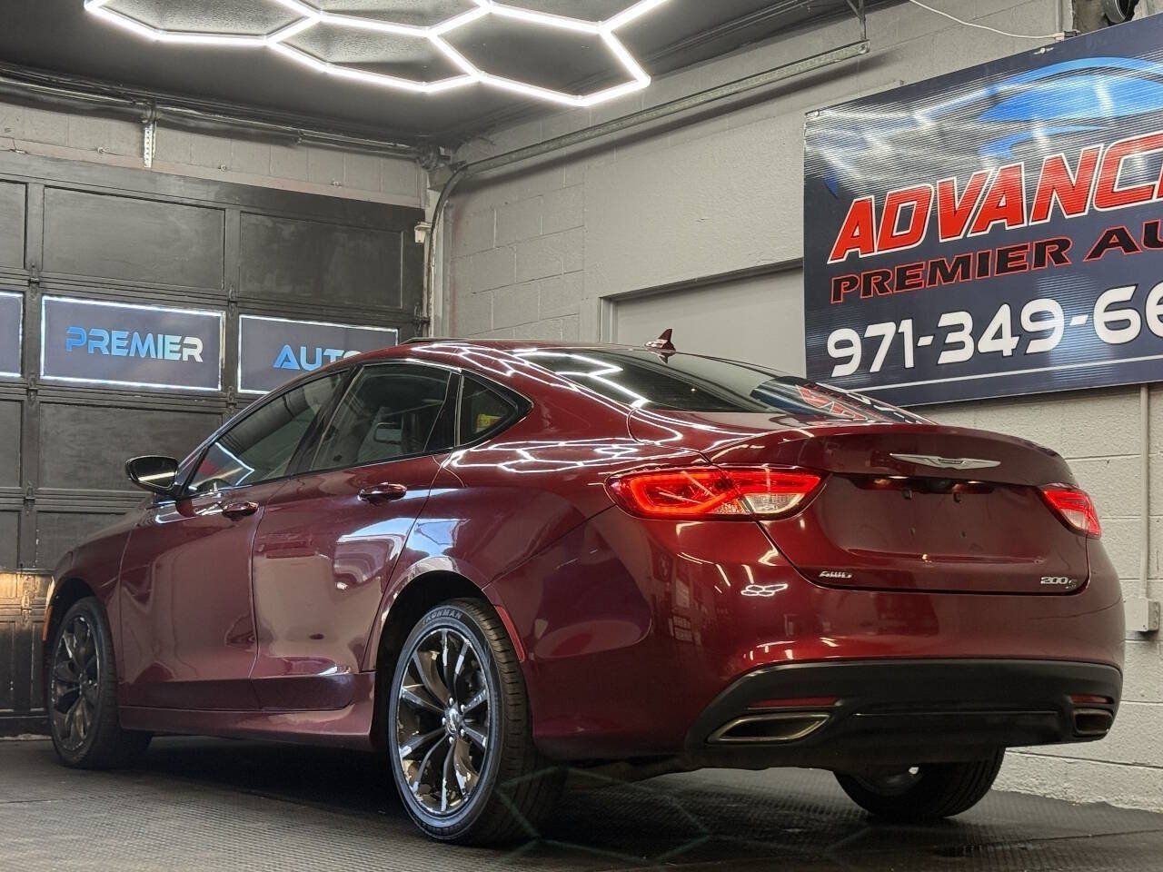 Used 2016 Chrysler 200 S w/ Comfort Group AWD/4WD image 9