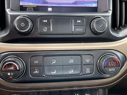 Used 2022 GMC Canyon Denali image 28