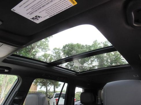 New 2025 Cadillac XT6 Luxury image 24