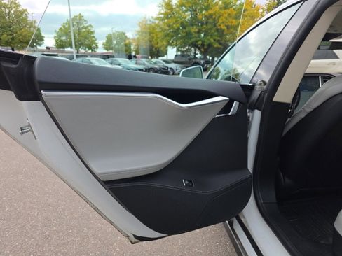 Used 2015 Tesla Model S 85D image 14
