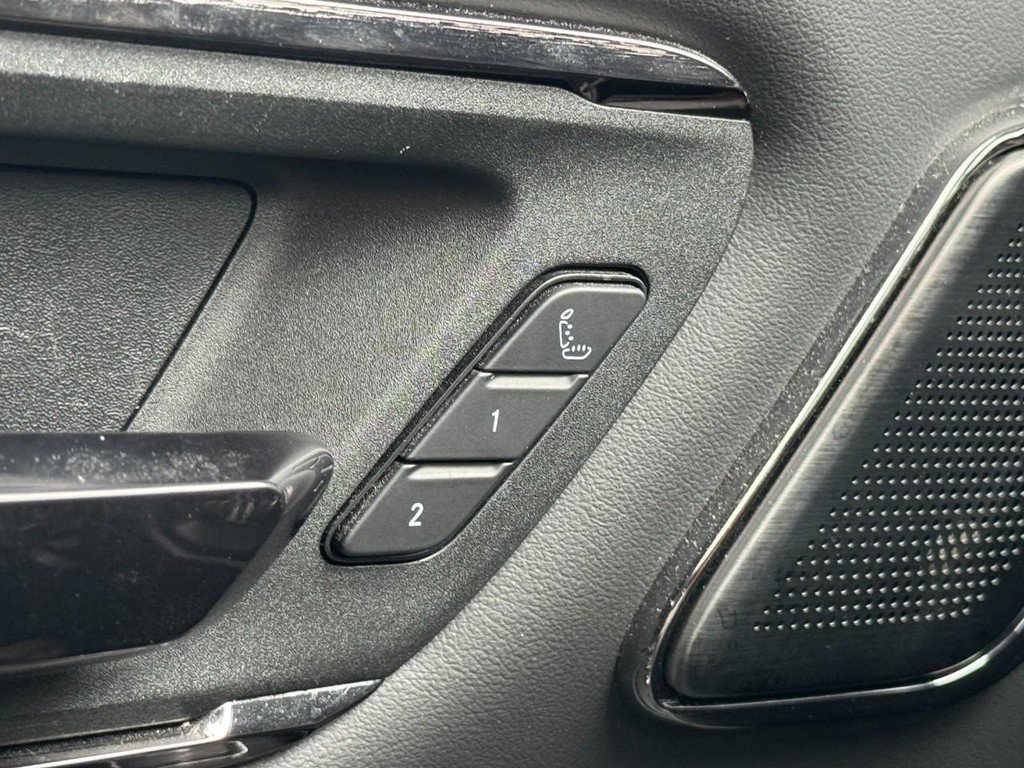 Used 2025 RAM 1500 Limited AWD/4WD image 16