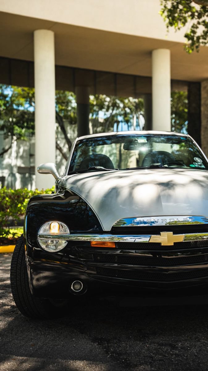 Used 2006 Chevrolet SSR w/ Preferred Equipment Group RWD image 4