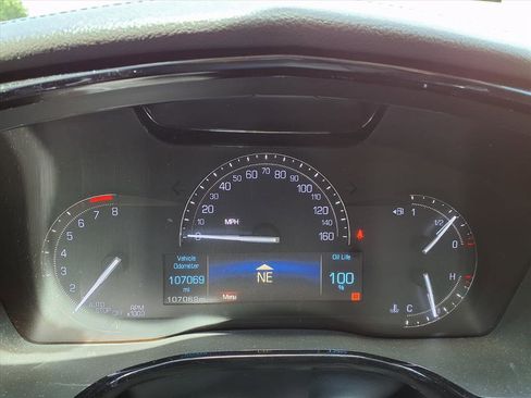 Used 2017 Cadillac XT5 Luxury w/ Driver Awareness Package FWD image 29
