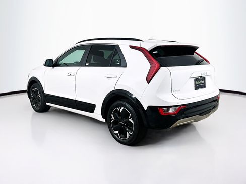 Used 2024 Kia Niro Wind w/ Wind Preserve Package FWD image 5