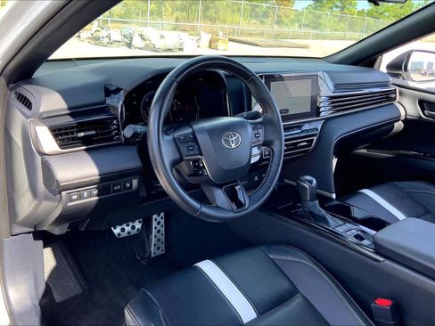 Used 2025 Toyota Camry SE FWD image 17