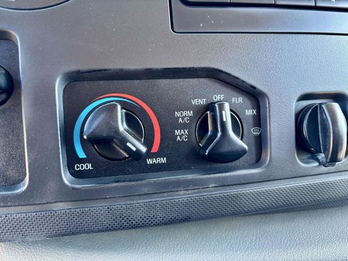 Used 2014 Ford E-150 and Econoline 150 w/ Power Group RWD image 32