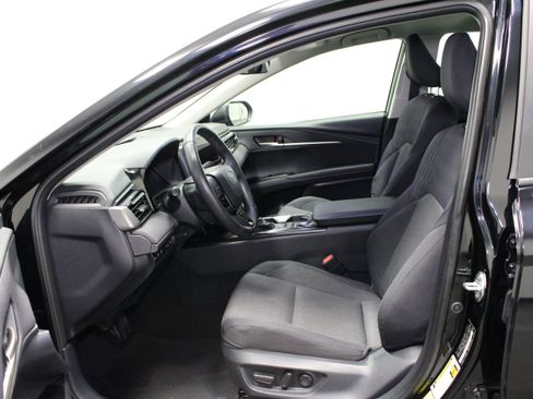 Used 2025 Toyota Camry LE w/ Convenience Package AWD/4WD image 17