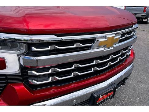 Used 2023 Chevrolet Silverado 1500 LTZ w/ Technology Package AWD/4WD image 31