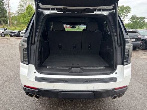 Used 2025 Chevrolet Suburban RST w/ Comfort Package AWD/4WD image 22