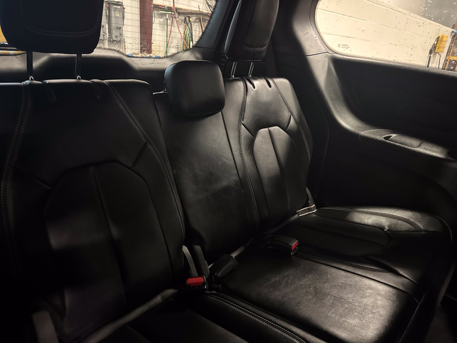 Used 2027 Chrysler Pacifica Select FWD image 10
