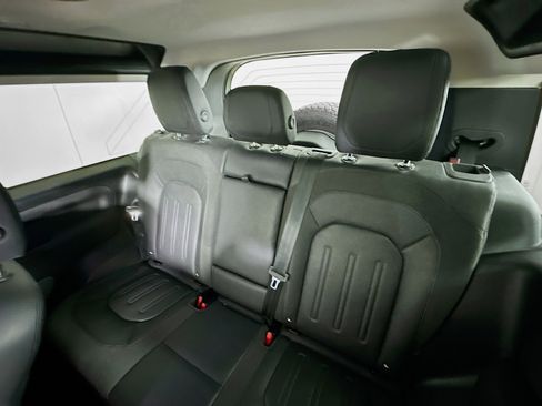 Used 2021 Land Rover Defender 90 First Edition AWD/4WD image 32