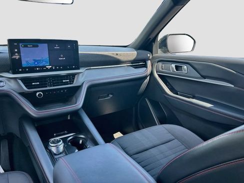 Certified 2025 Ford Explorer ST-Line AWD/4WD image 32
