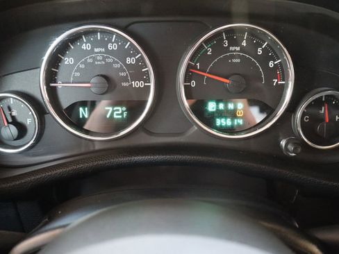 Used 2012 Jeep Wrangler Unlimited Sport image 32