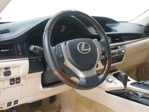 Used 2013 Lexus ES 350 w/ Luxury Pkg FWD image 10