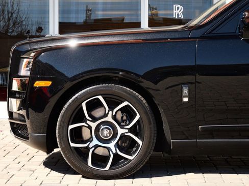 Certified 2024 Rolls-Royce Cullinan Black Badge image 11