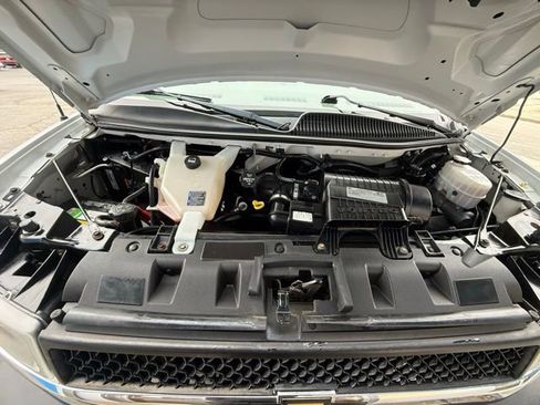 Used 2018 Chevrolet Express 2500 w/ Driver Convenience Package image 21