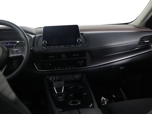 Used 2023 Nissan Rogue SV image 31