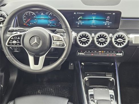 Used 2020 Mercedes-Benz GLB 250 4MATIC image 26