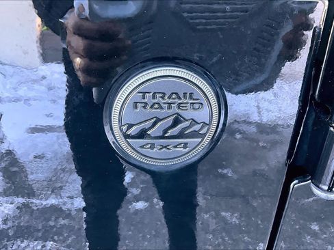 Used 2022 Jeep Wrangler Sport S image 9