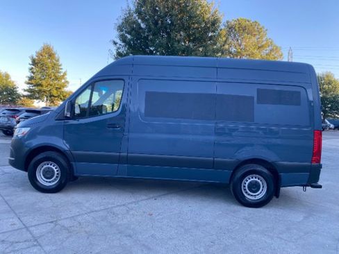 Used 2019 Mercedes-Benz Sprinter 144 image 2